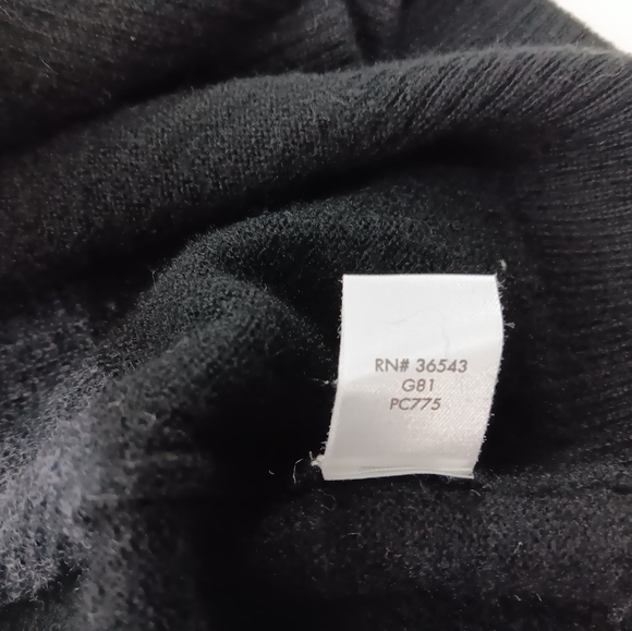 Calvin Klien v neck 💯 Extra Fine Merino wool Ladies Sweater.  Size L - Picture 8 of 8